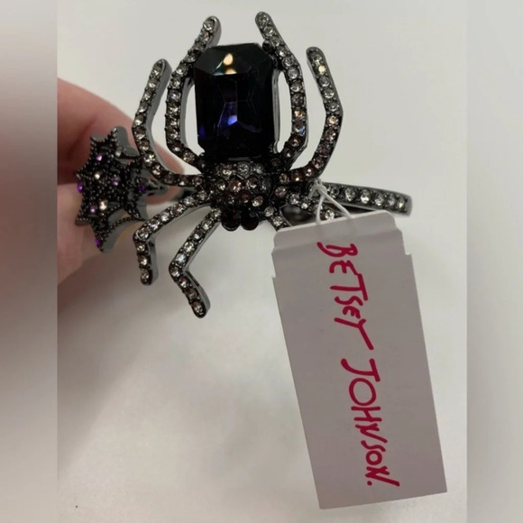 BETSEY JOHNSON SET Halloween Rich Witch Spider Earrings & Hinge Bracelet NEW NWT - Picture 12 of 12